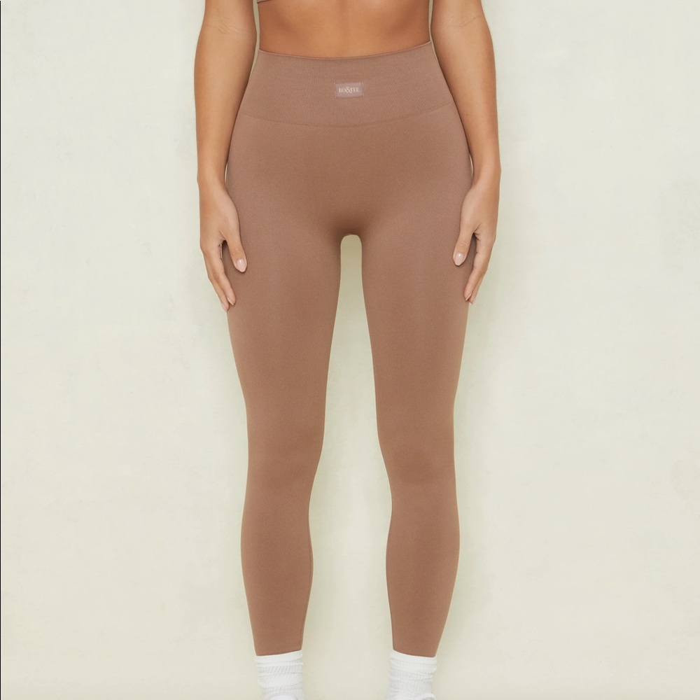 Bo & Tee High Impact Leggings -Brown